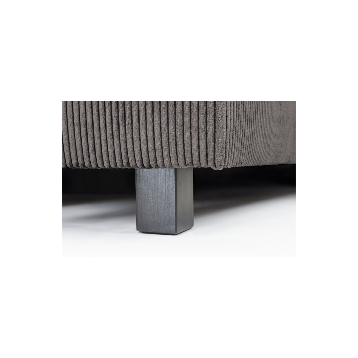 VELARVEN Bett – Detailansicht (Modellbeispiel)